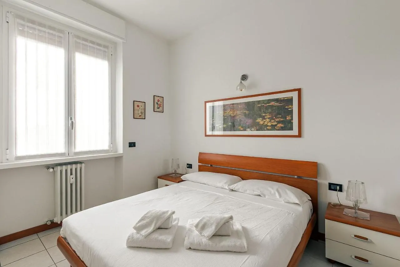 Mac Mahon - Two Bedrooms Milan 0*,  Italy
